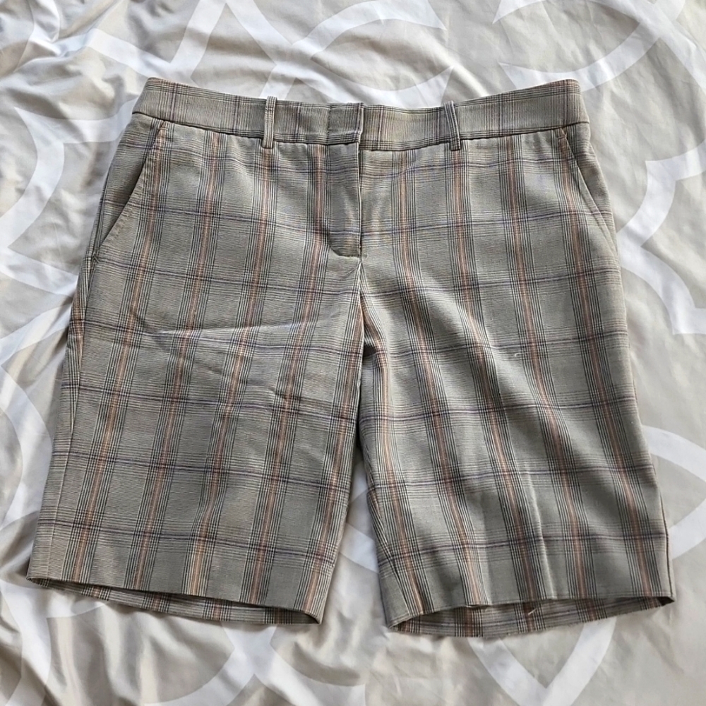 Bcbg vintage Bermuda shorts size 6 gray and orange